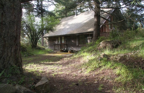 Eastsound Cabin | Secluded Orcas Island Cabin