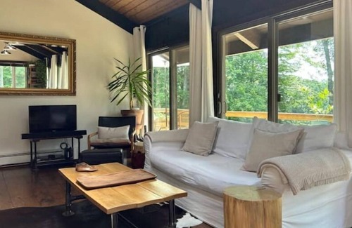 Roscoe House | Secluded Private Lake House