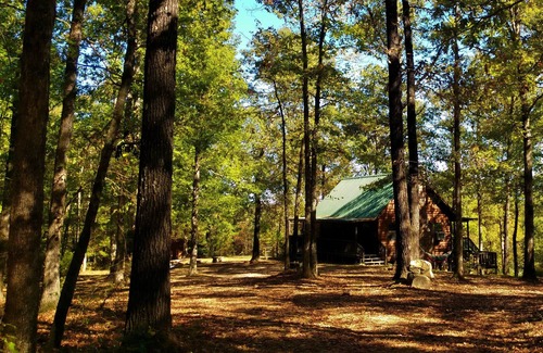 Caddo Gap Cabin | Secluded River Cabin Retreat with Outdoor Bathhouse and Kayaks