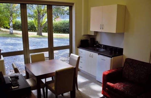 Arrowtown Condo | Secluded split level 1 bedroom flat