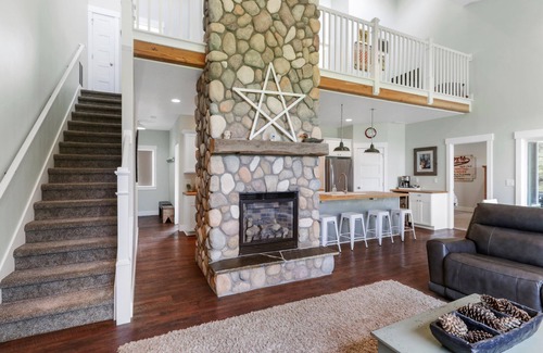 Sagle House | Secluded Waterfront House on Pend Oreille