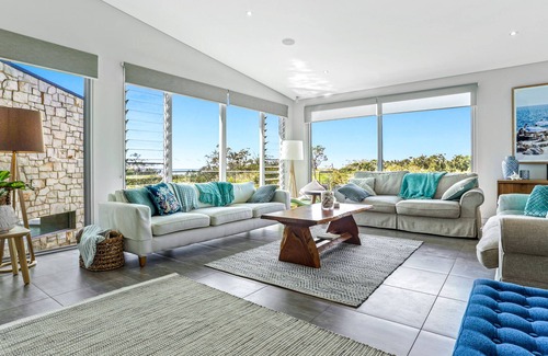 Castaways Beach House | Seclusion by the sea, Castaways Beach
