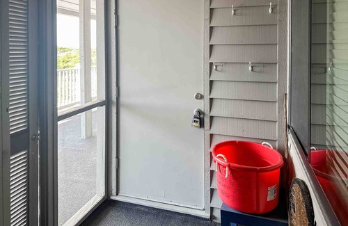 Atlantic Beach Condo | Second-Floor Condo in Oceanfront Location w/Shared Pool, Free WiFi, Water Views