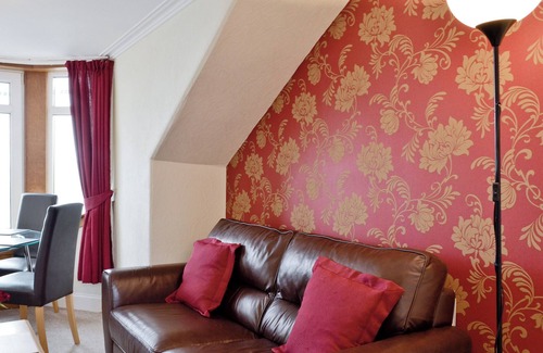Kilmun Cottage | Second floor flat commanding spectacular view across the Firth of Clyde.
