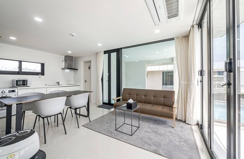 Andeok House | Secret Poolvilla Daejung