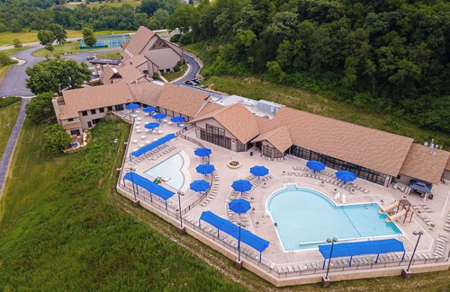 The Galena Territory Cabin | Secret Room-Hot Tub-Billards-Firepit-Games-Pool access