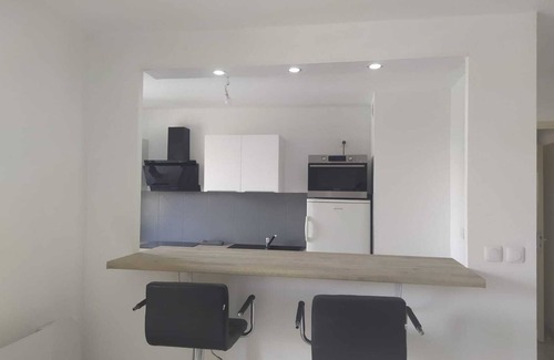 Beziers Apartment | Secure residence with swimming pool