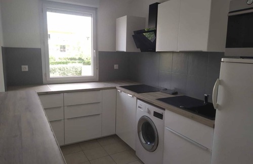 Beziers Apartment | Secure residence with swimming pool