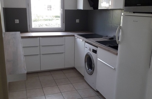 Beziers Apartment | Secure residence with swimming pool