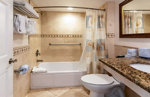 Captiva Hotel | See Breathtaking Bay Views from Your Balcony! 3BR Unit w/Kitchen | Onsite Pool