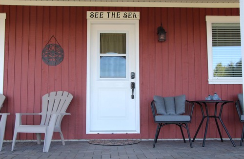 Regional District of Nanaimo Apartment | See the Sea! nA beautiful, fully furnished, one bedroom, semi-oceanfront, suite!