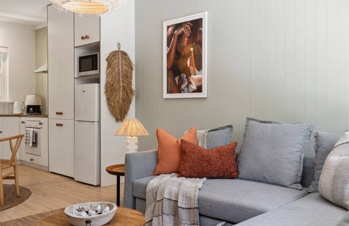 Glenelg South Apartment | Seed at Arlo`s - Ref · ★Seed at Arlo`s★✔Refined luxury in Glenelg✔WiFi