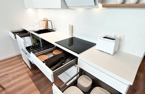 Schwerin Apartment | SEELIEBE apartment with terrace | lake view | parking lot