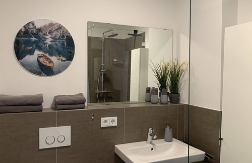 Herrsching am Ammersee Condo | Seetraum Luna nur 150 Schritte zu Deutschlands Längster Seepromenade ..