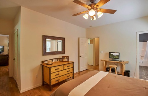 Apple Ridge Cabin | Segals Nest 3BR/2.5BA Log Home Close to Blowing Rock