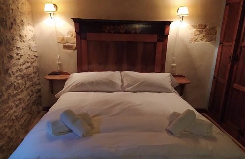 Vilafranca Cottage | Self catering Masia Matutano for 12 people