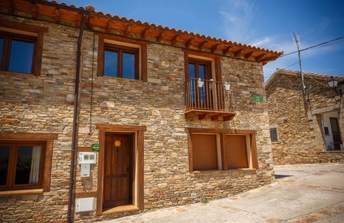 Paredes de Buitrago Ski Chalet | Self catering El Bulín de Paredes for 5 people