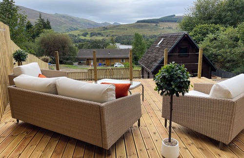 Lochearnhead Ski Chalet | Self catering holiday chalet In Lochearnhead, mountain views, loch and local pub