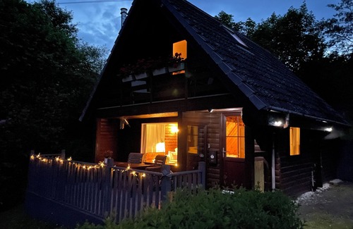 Lochearnhead Ski Chalet | Self catering holiday chalet In Lochearnhead, mountain views, loch and local pub