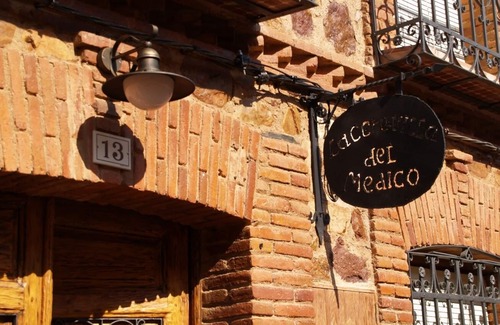 Navalpino Cottage | Self catering La Cerquilla del Médico for 10 people