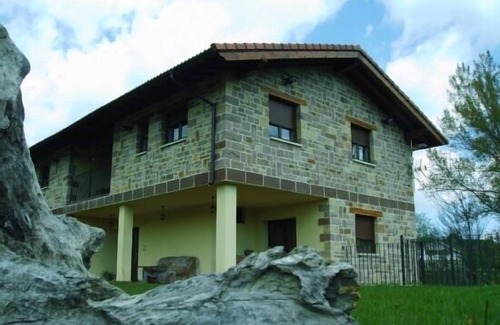 San Salvador de Cantamuda Cottage | Self catering Llosa for 10 people