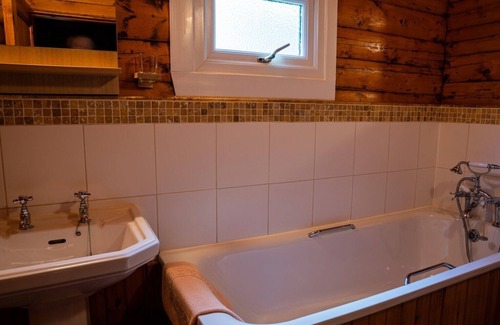 Duirinish Cabin | Self-Catering log cabin near Plockton and the Isle of Skye secluded, well equipped and dog friendly.