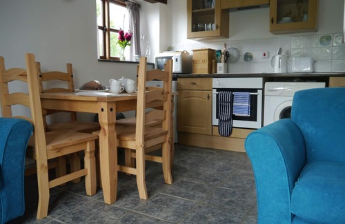 Trewen Cottage | Self Catering Rural Farm Cottage + Heated Pool Cornwall