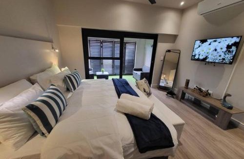 Hermanus City-Centre Apartment | *Self-Check in - Whale Watching Paradise -Central*
