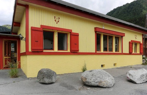 Argentiere Apartment | Self-Contained EN-SUITE 32 sm in Chalet SUNSHINE (New)