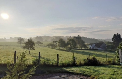 Plombieres-les-Bains Apartment | Self-contained apartment - green landscape (pets welcome)