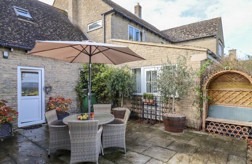 Cleeve Hill Cottage | SELF CONTAINED ANNEX, romantic, with a garden in Winchcombe