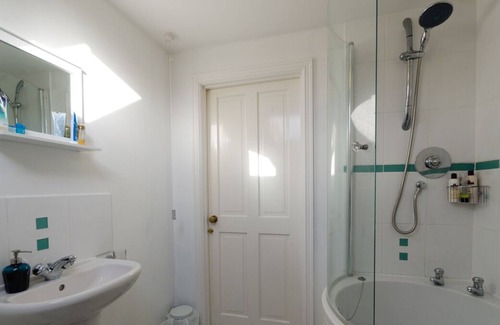 Tiverton Apartment | Self-contained loft space in my house - please check out Airbnb reviews!