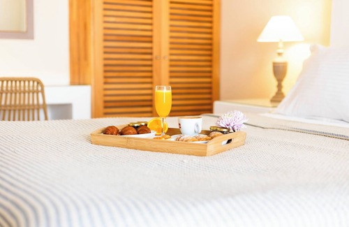 Perissa Hotel | Sellada Beach