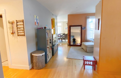 Ward Two Condo | Semester/year rental 10 minute walk to Harvard University