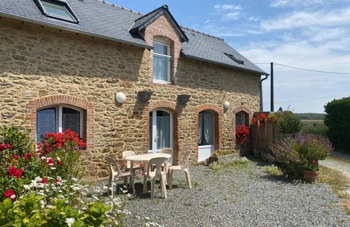 Saint-Meloir-des-Ondes House | Semi-detached house, St. Méloir-des-Ondes