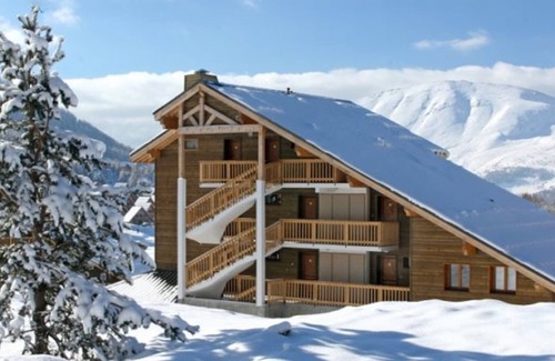La Joue du Loup Ski Chalet | Semi-detached chalet, 3 rooms, 8 pers. with terrace and parking in La Joue du Loup