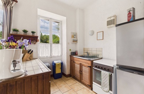 Montignac Ski Chalet | Semi-detached gîte for 4 - shared pool - garden
