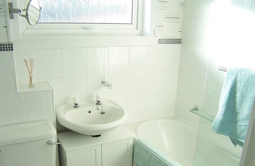Kilrenny House | Semi-Detached Home With 2 Double Bedrooms Sleeping 4 People.