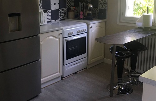 La Fagette House | Semi-detached house with garden close to all amenities