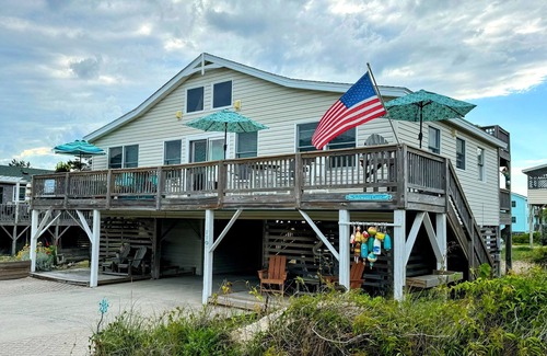 South Nags Head Cottage | SEMI-OCEANFRONT 70 Steps to Beach! 3 Decks/Ocean Views. Delightful Family Fun!