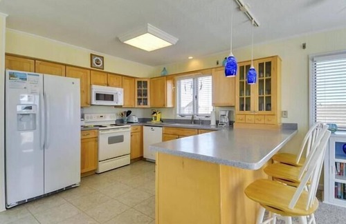 South Nags Head House | Semi-oceanfront in South Nags Head with views! Well-maintained and comfortable!
