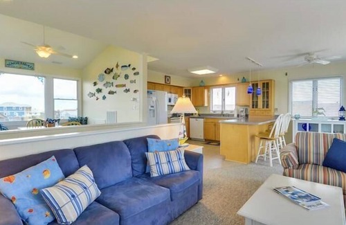 South Nags Head House | Semi-oceanfront in South Nags Head with views! Well-maintained and comfortable!