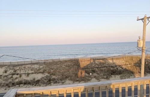 Kitty Hawk Cottage | ⛱Semi-Oceanfront with Ocean Views in Kitty Hawk🌊 Beach Access Just 30 feet away