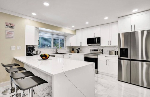 Hollywood Hills Villa | Sensational 5BR Villa Heated Pool near Hard Rock