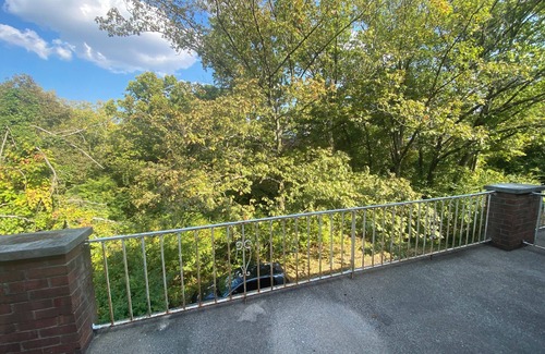 Westwood Apartment | Serene 2-bedroom apartment with AC in charming Cincinnati