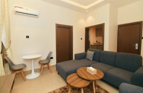 Jabi Apartment | Serene 2-bedroom apartment in nice Abuja with AC, WiFi and 24/7 Power Supply