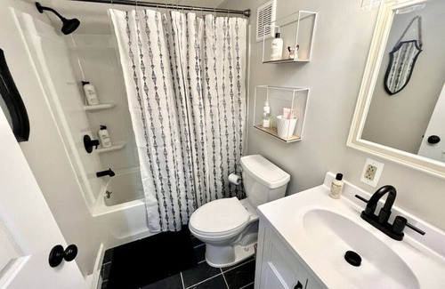 Anglesea House | Serene 2BR Seabreeze Escape w/ Inlet Views