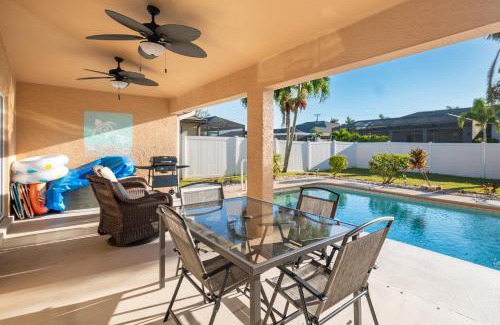 Pelican House | Serene 3-Bedroom Haven near Sanibel Beach!