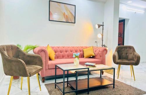 Hyderabad Apartment | Serene 3BHK Upscale Apt in CityCenter by SeraiStays