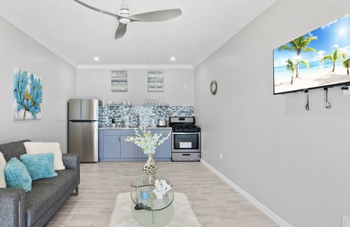 George Town Cottage | Serene and Tranquil ocean view cottage w/hot tub and vehicle